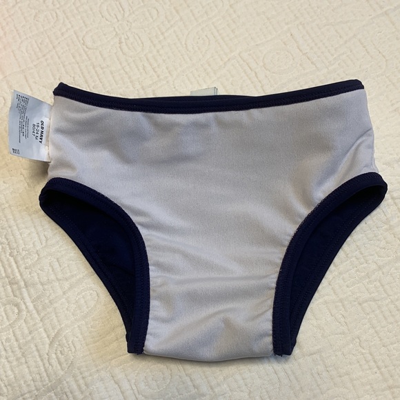 18-24m (4/$20) Swimsuit Bottoms by Old Navy and Joe Fresh - Picture 11 of 14